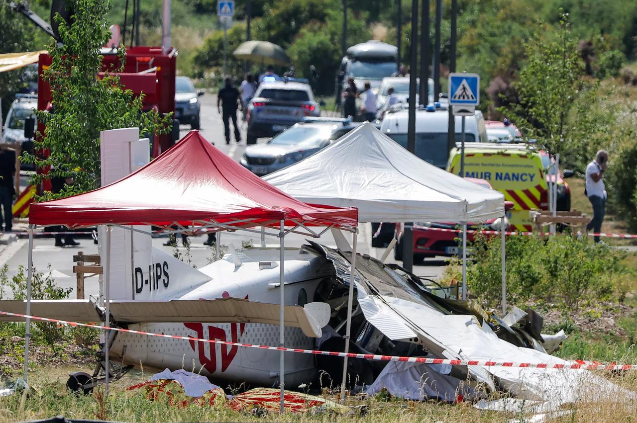 起飞瞬间动力全失垂直坠地！法国跳伞学校空难11人全员遇难，亲友当场目睹惨剧

2