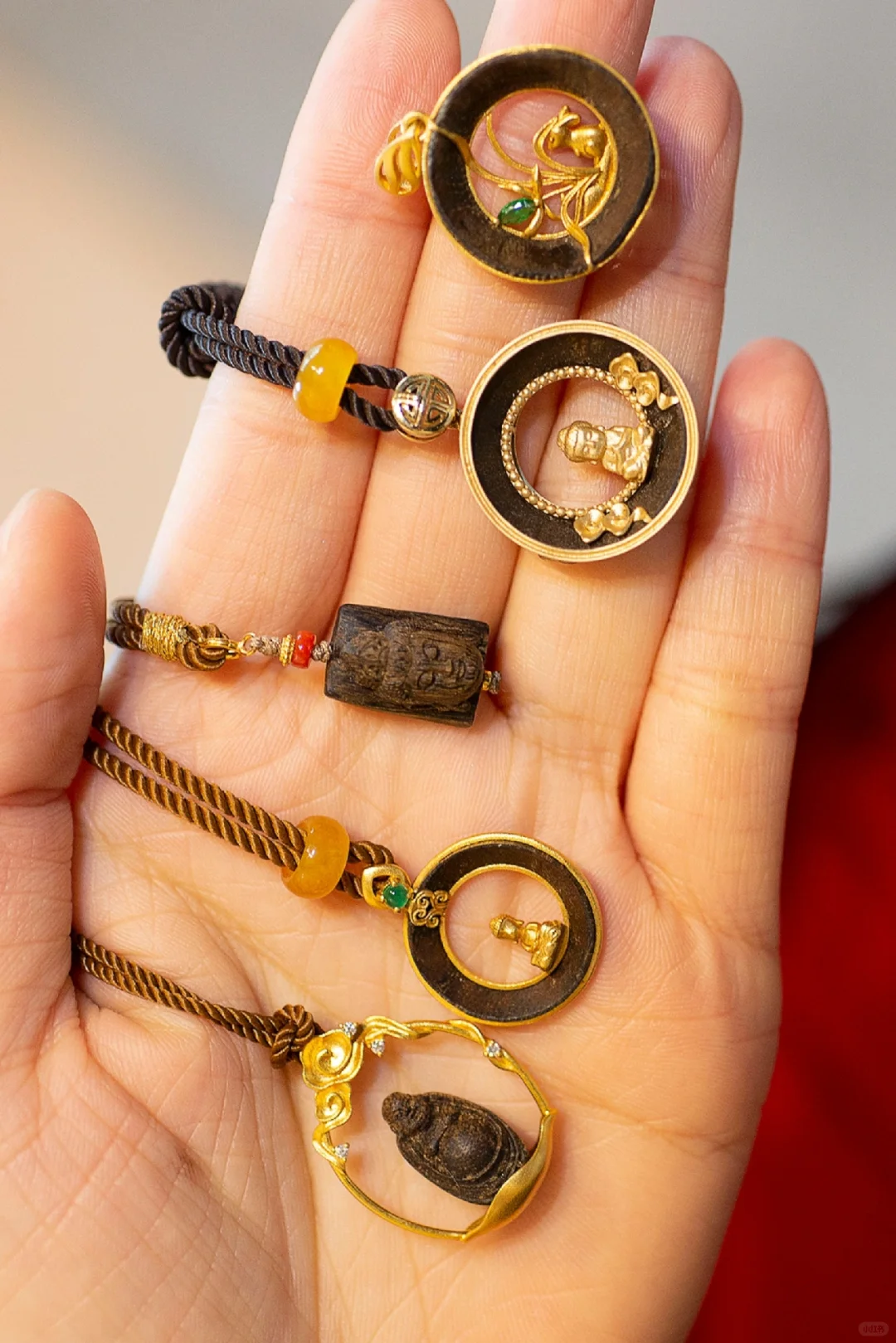 女人到了30➕一定要有一件精致的饰品❤️