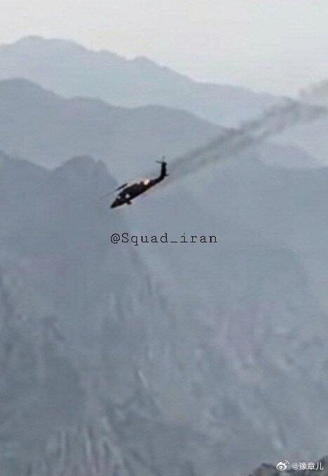 梅尔通讯社确认，一架美国直升机在搜寻失踪飞行员的行动中被击中。 