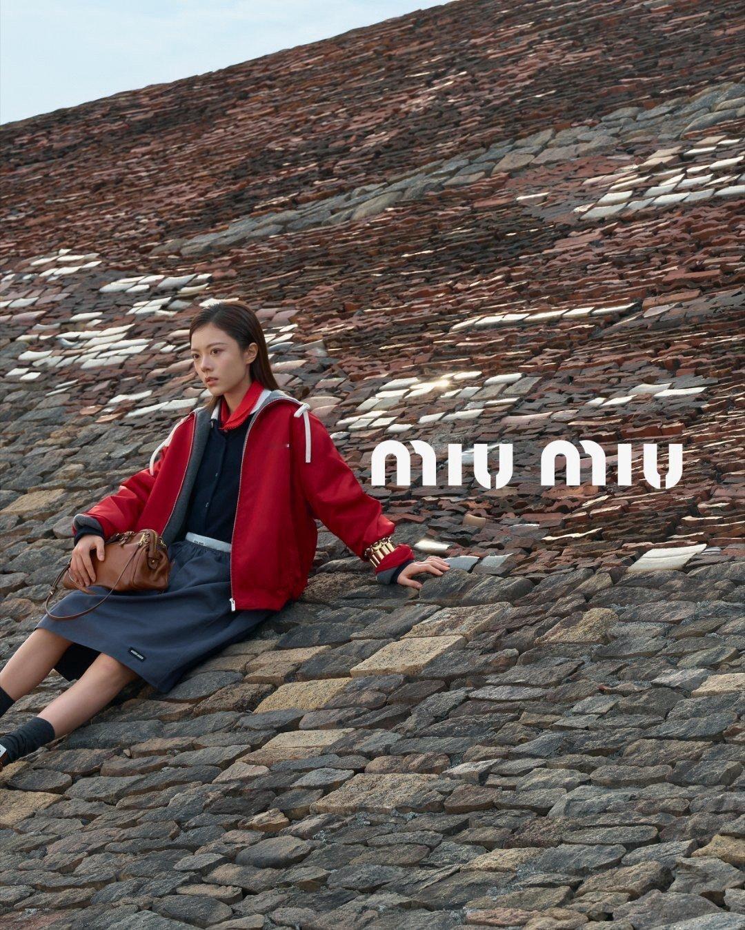 赵今麦 in Miu Miu品牌大使出镜 Miu Miu马年新春大片，新年如期而