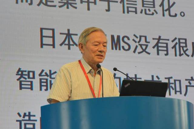 1940年1月4日，吴澄出生于浙江省桐乡市。
1957年9月，吴澄进入清华大学电
