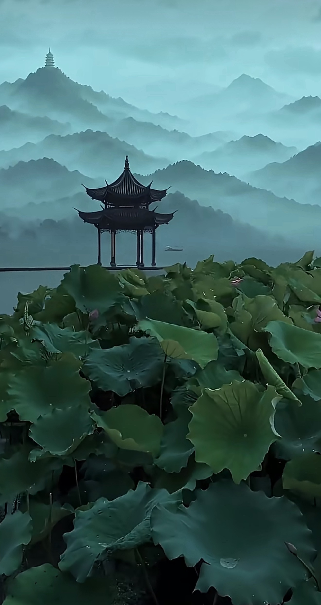 不要对身边的任何一个人下定义，因为利益和人心是变化无常的。----繁花 