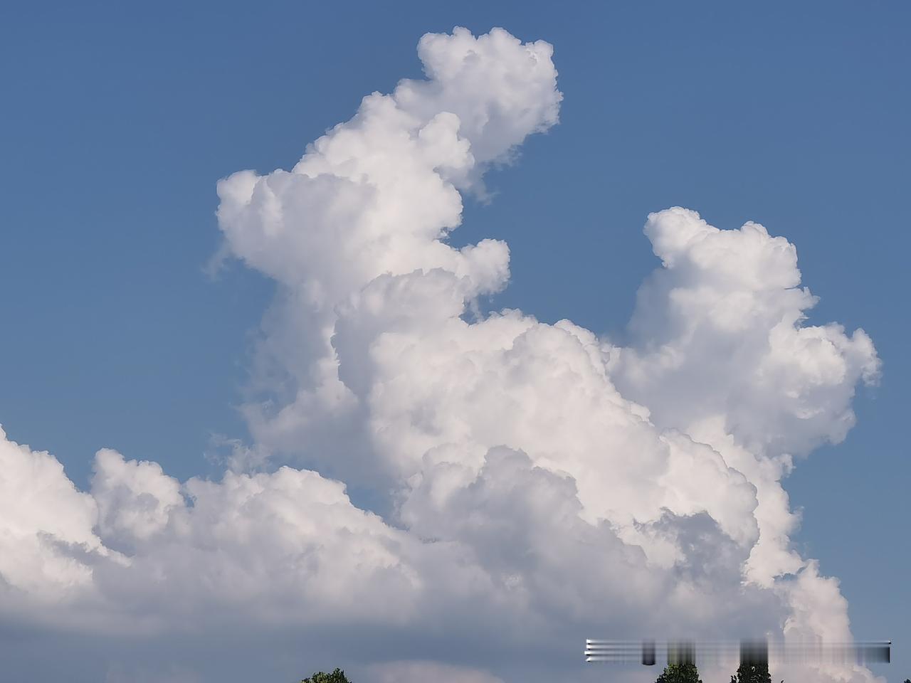 小时候玩拍手游戏念诵的那首童谣是不是全国都一样？
小时候没有多少玩具，有时候大家