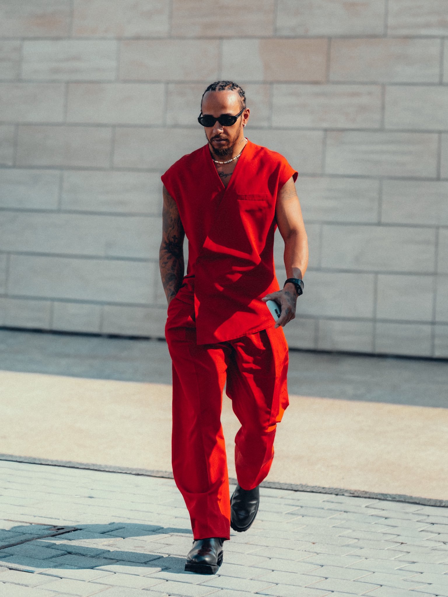 汉密尔顿周日围场穿搭🔴F12025F1卡塔尔大奖赛