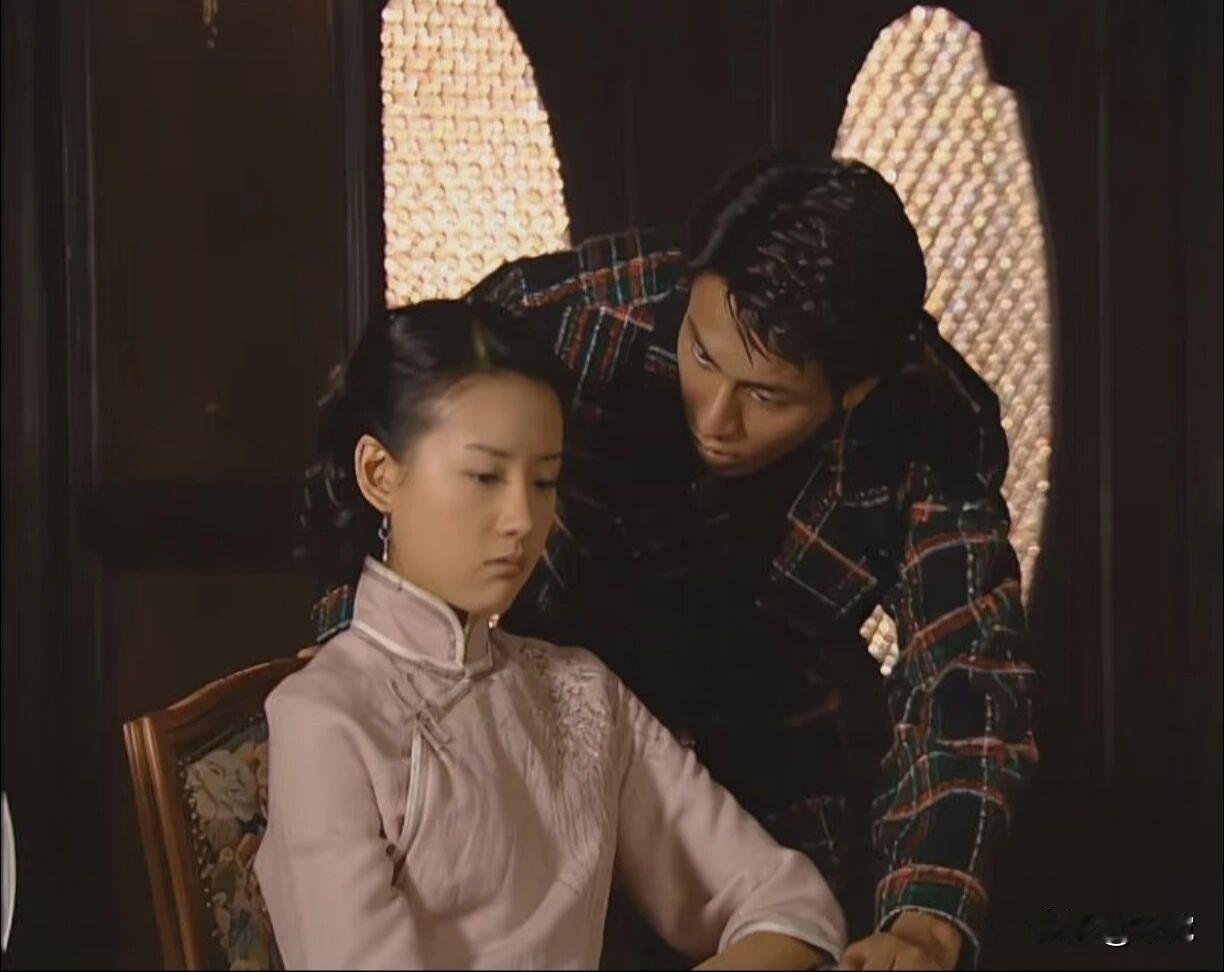 再看《金粉世家》，发现了冷清秋身上
一个莫大的问题

人是不能既要又要的。 
