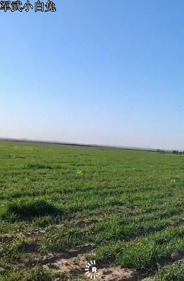 在伊拉克上空飞行的以色列和美国射向伊朗的大批巡航导弹。