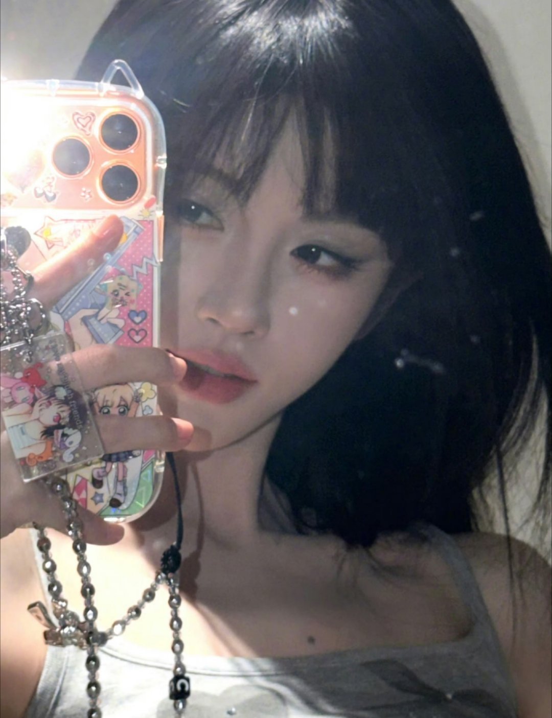 叛逆小猫鞠婧祎 突然上线😎🤳随性自拍增加美丽buff ​​​