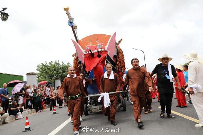 【乡土非遗生生不息！10人造一船台州本土匠人共赴民俗之约 】近日，台州椒江五圣庙