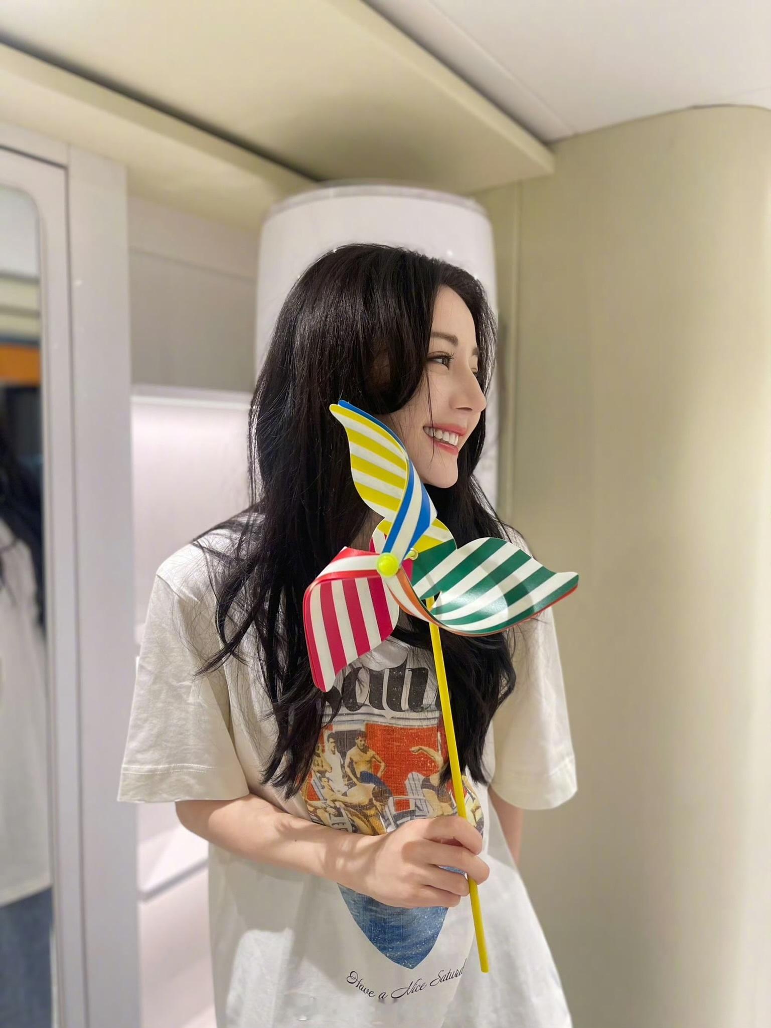 迪丽热巴钰珑 dlrb 迪丽热巴功夫女足 dlrb 迪丽热巴卫蓝“日子是自己的，