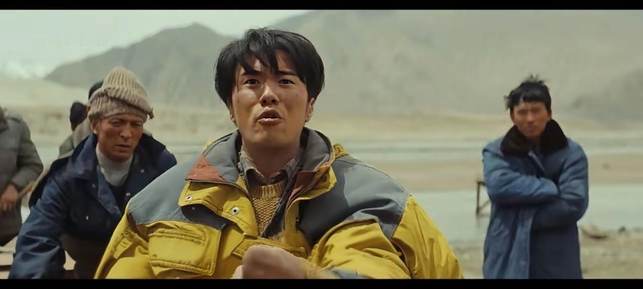 追剧《生命树》  该剧的男主是谁？杨紫的官配是谁？胡歌是特别主演，而且在后面的剧