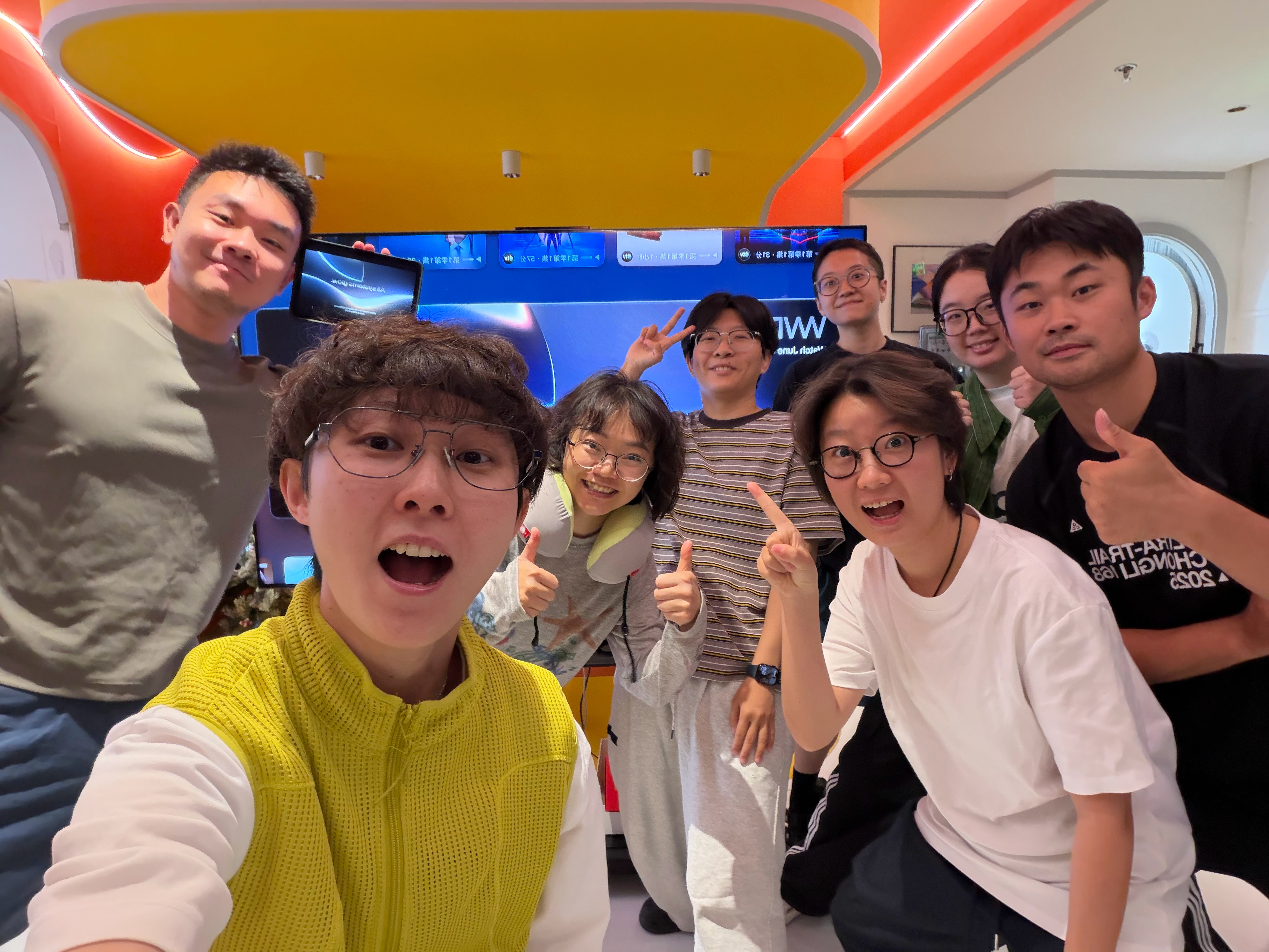WWDC两地作业！开整✨老谢已到达！今天的媒体牌子是蓝色滴！我们这边也从最原生的