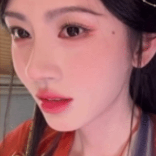咋镇萌 