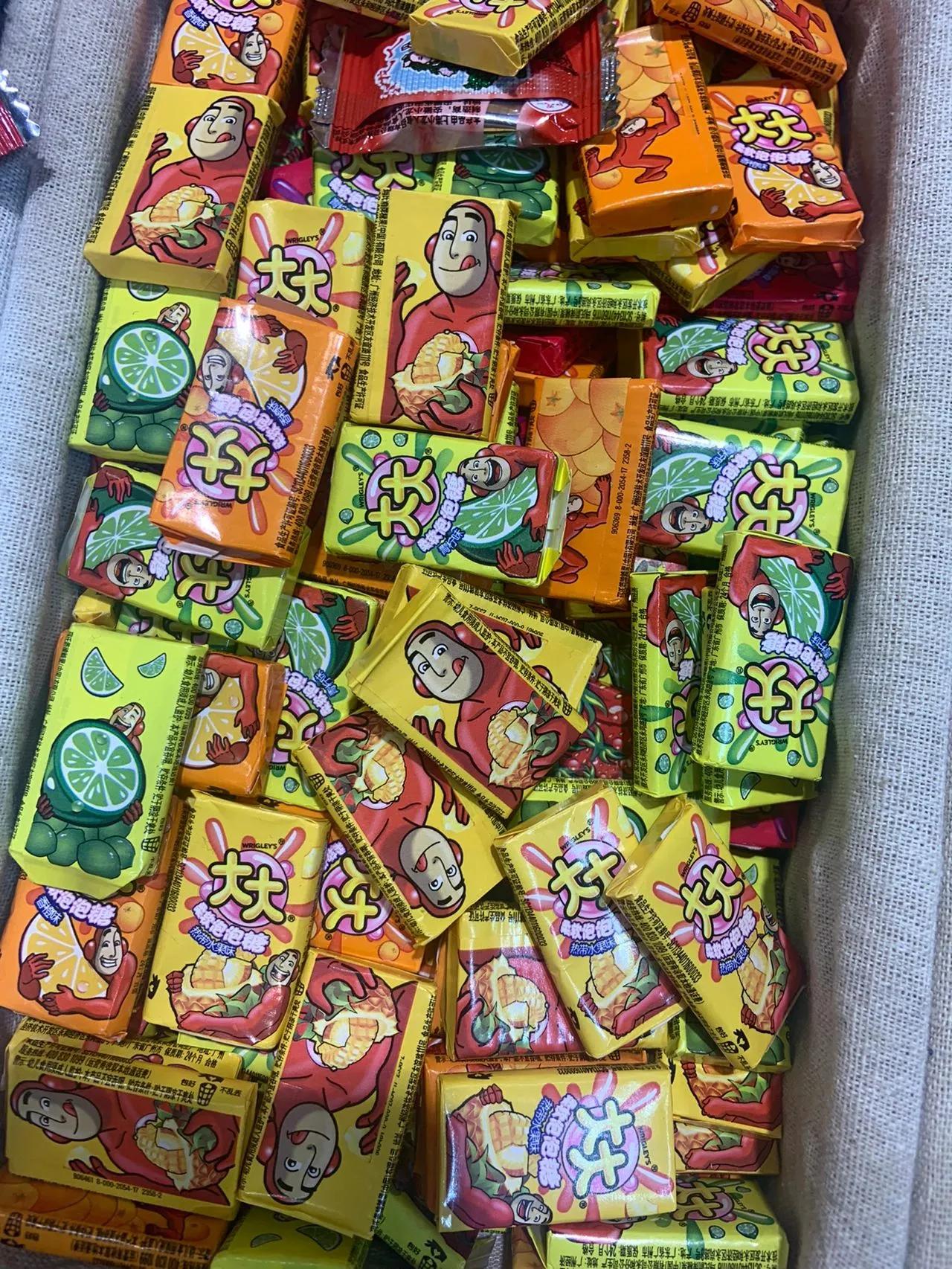 8090儿时的零食，你们吃过，玩过吗？
回忆满满，怀念小时候，以前最喜欢泡泡糖里