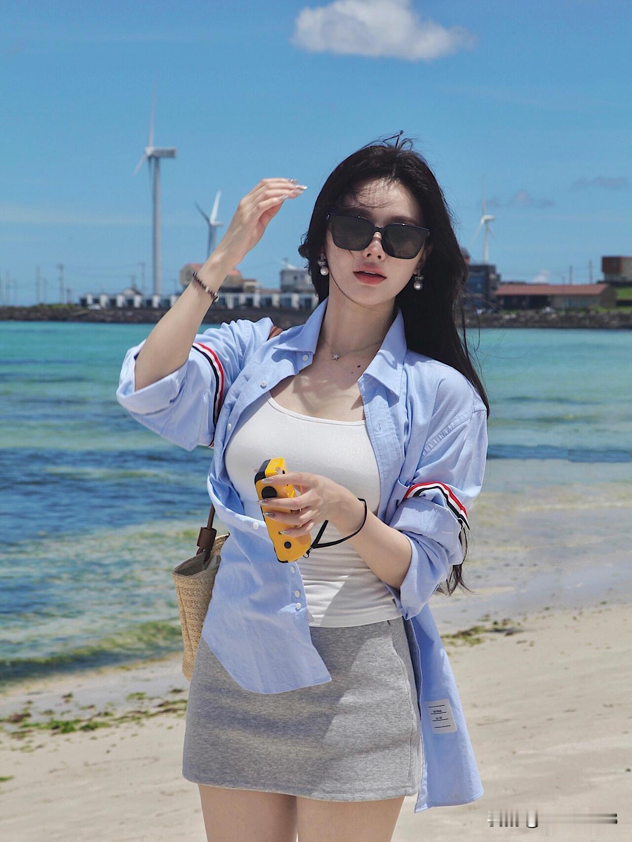 夏日沙滩穿搭指南，清爽防晒必备单品！🌞👗👒