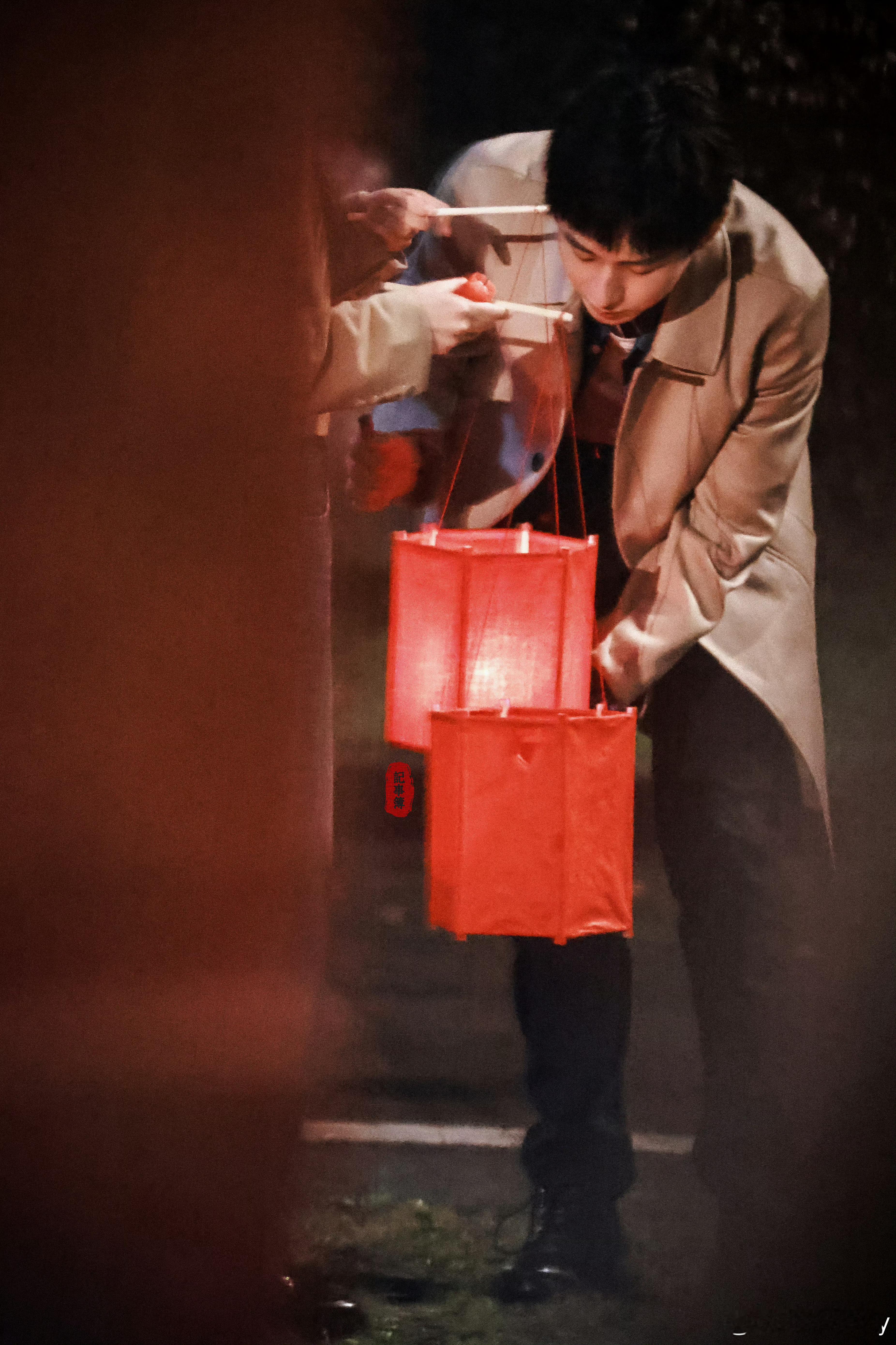 成毅两京十五日cy成毅朱瞻基在那短短的一瞬间，我的脑海中闪过了许许多多的脸孔，有