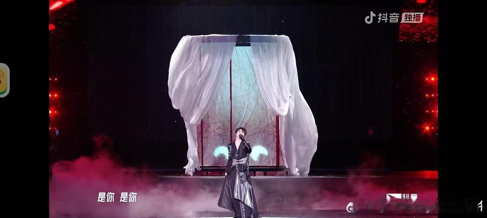 马嘉祺solo从不需要花哨铺垫，歌声就是最好的沟通方式，一首歌和全场观众达成极致
