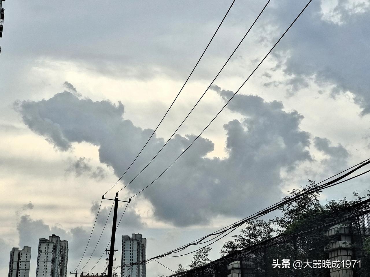 中了五千万彩票，首先确认一下是不是真的？

做法是：用大拇指和食指狠狠地用力掐你