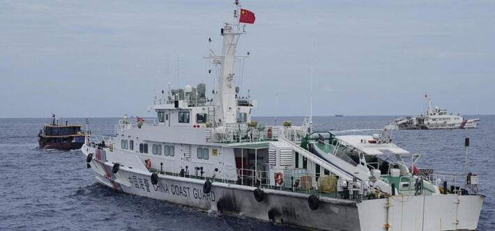 菲律宾在南海问题上小动作不断，真的是蹬鼻子上脸了！从1999年派军舰在仁爱礁非法