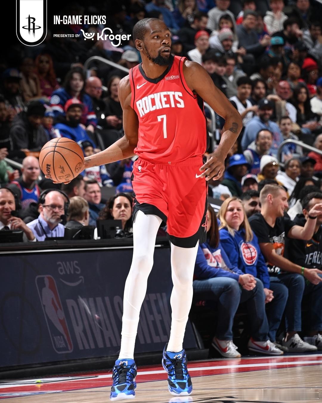 火箭111-104战胜东部第一活塞，KD32分，小贾11分10篮板背靠背！我们拿