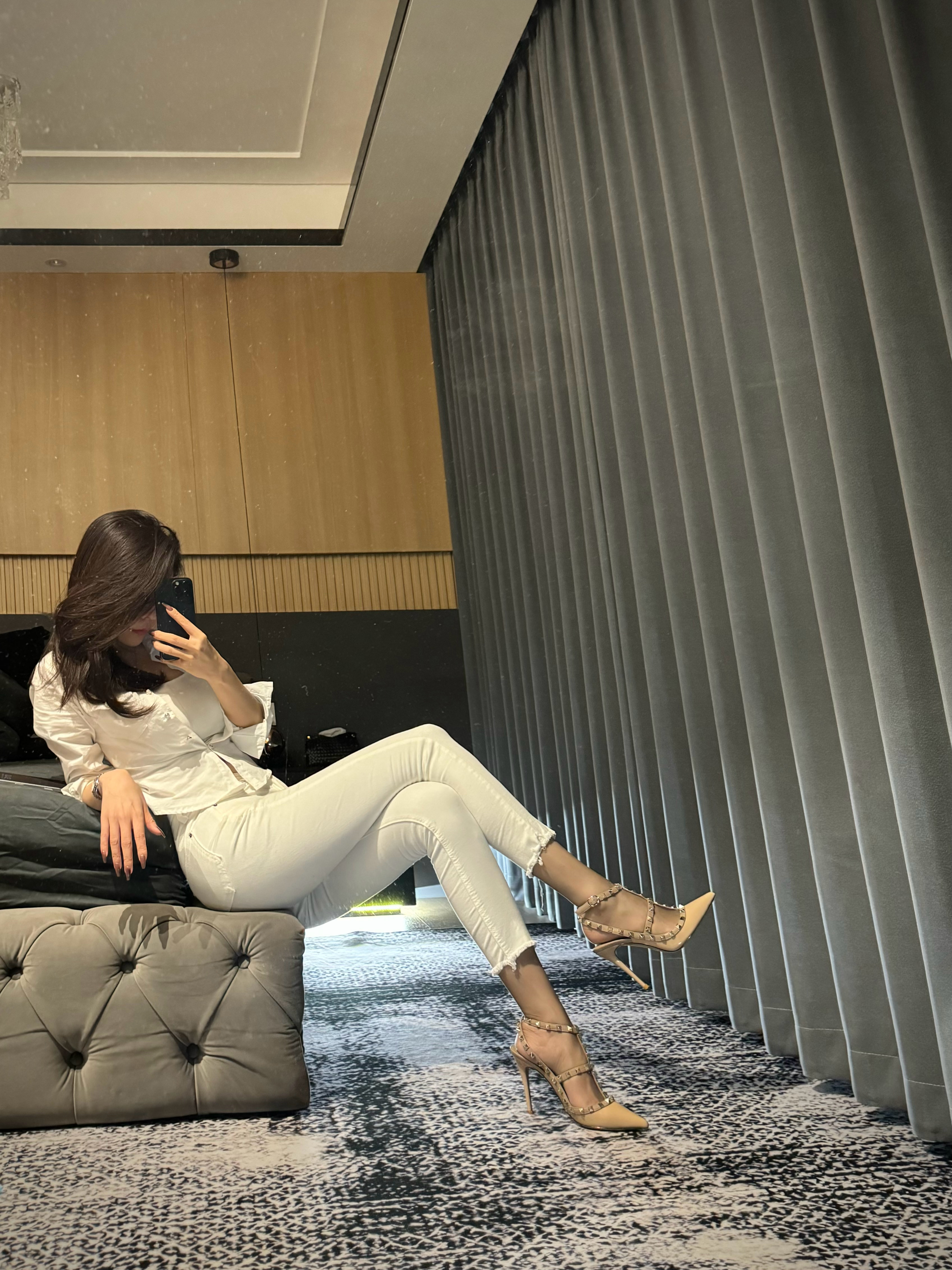 白色系列 华伦天奴 咖色油量