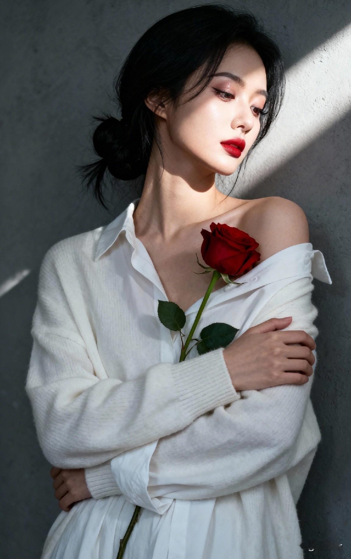 没有人会永远陪着你
走着走着
就会在路口走散
 
但永远会有人陪着你
兜兜转转