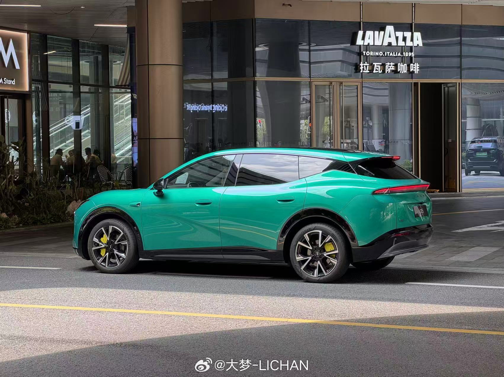 小鹏MONAL05这就有路拍图了啊，那感觉节奏可能也快了，这个比例大家觉得如何？