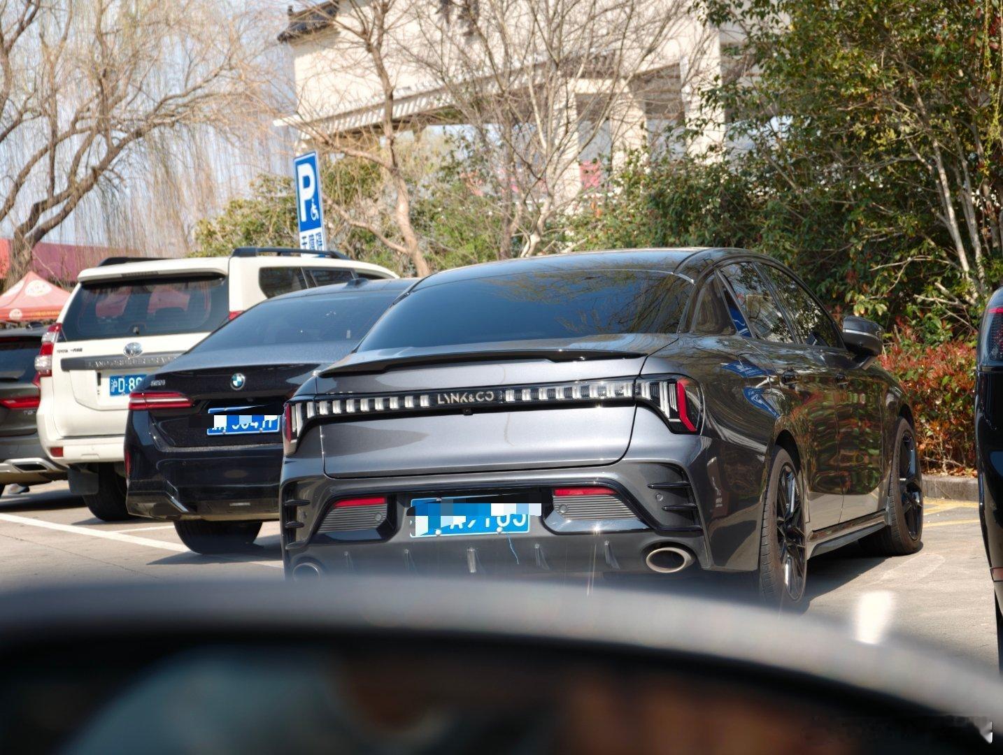 说领克03是中国品牌燃油车的门面，大家同意吧 一图有感