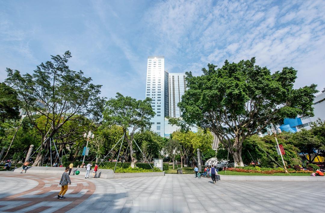 广州人民公园为什么成为中老年人的天堂?

人民公园又称中央公园，地处老城核心、地