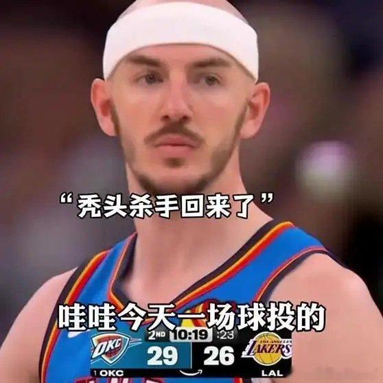 《“卡鲁索连进三记三分球！一个不丢啊，常规赛滑水 季后赛越紧张越发挥 大心脏球员