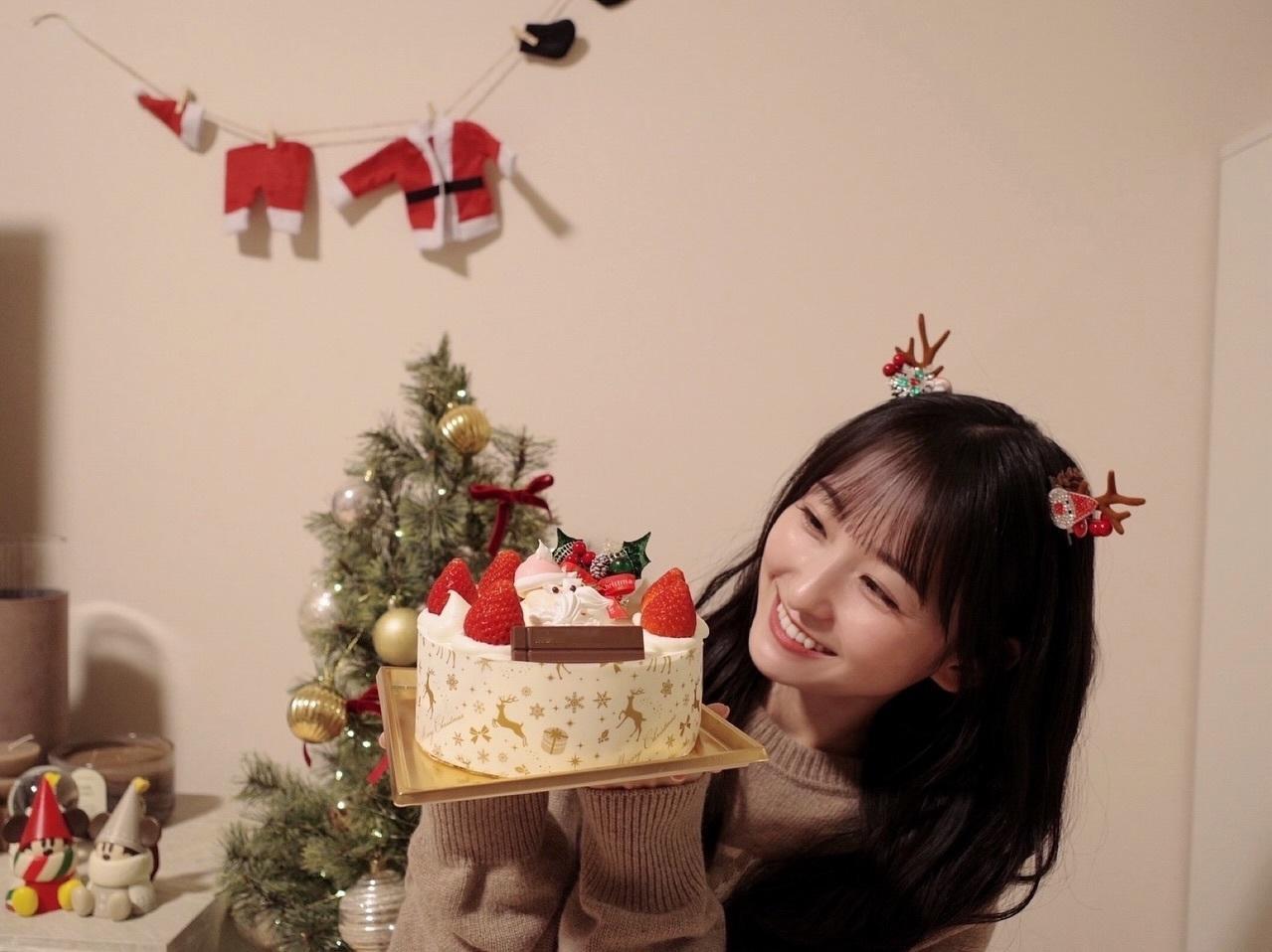 一ノ瀬美空「今年も同期とクリスマスパーティーできた🎅🎄」 