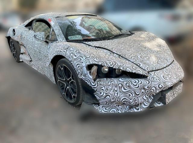 #新能源汽车# 【仰望U9量产版谍照曝光，有望年内上市，售价或百万级】9月17日