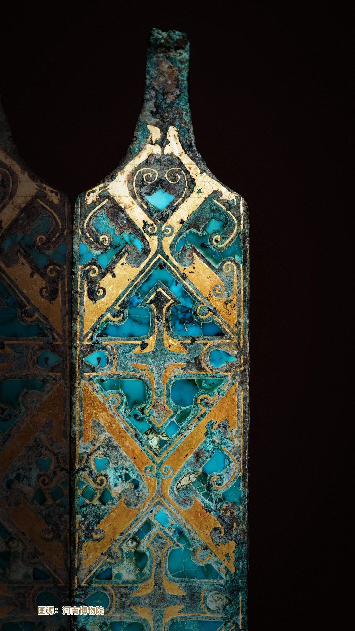 战国·错金镶嵌铜带钩。隔座送钩春酒暖，分曹射覆蜡灯红——唐·李商隐《无...