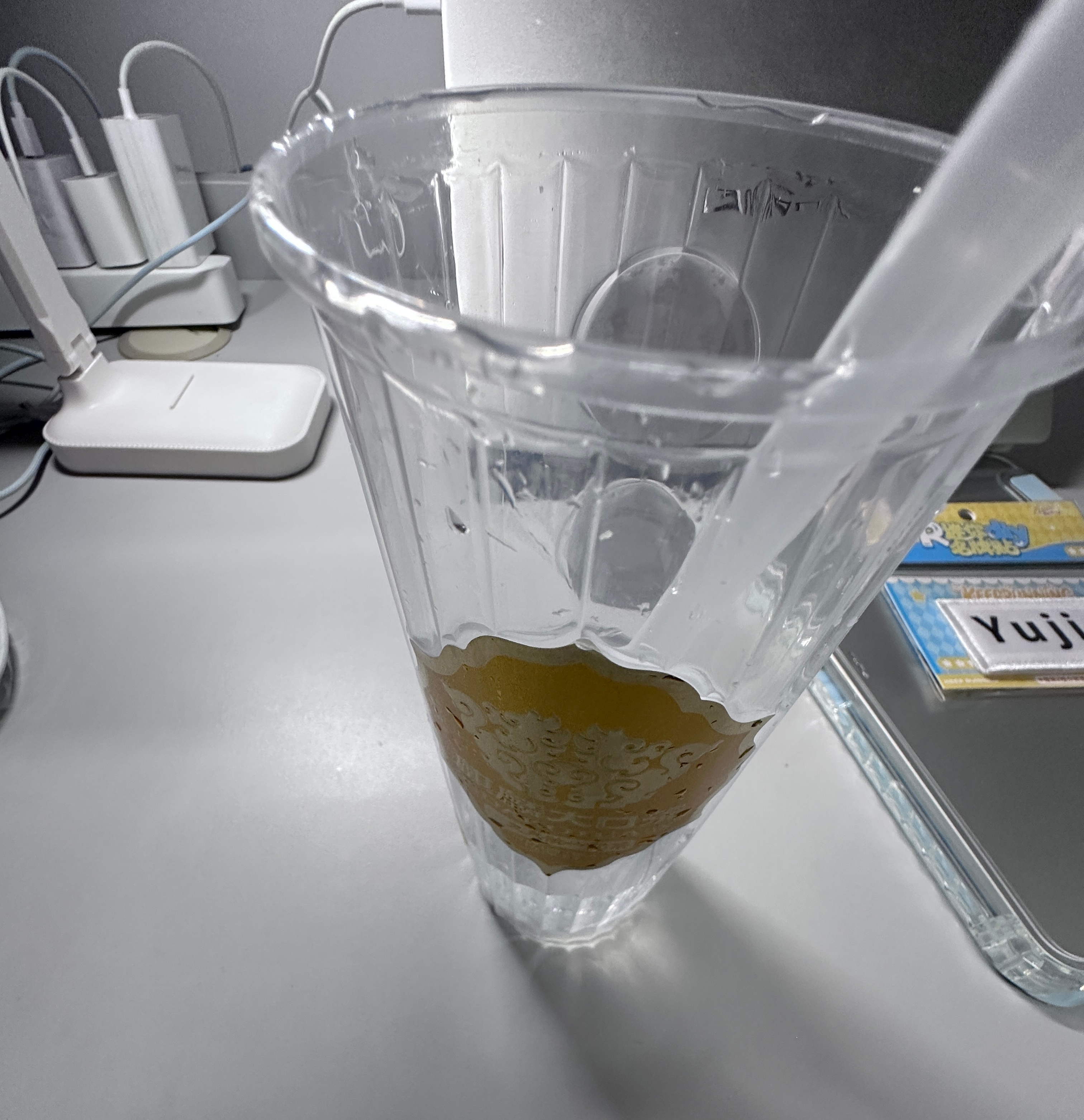 刚开学我没杯子用，上学期让我丢了呀。目前为止还在依靠奶茶杯[捂嘴哭] ​​​