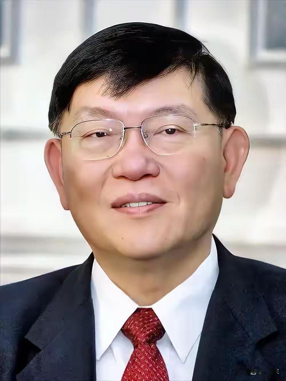 聊起中国半导体产业的崛起，绕不开张汝京这个名字。

这位被称作“中国半导体之父”