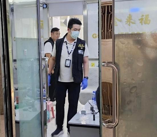 #10悍匪闯香港工场抢65公斤黄金#【#全球多地现黄金大盗#！10悍匪闯香港工场