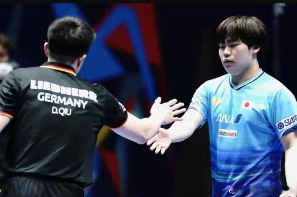 世乒赛捷报：男团爆冷！张本智和被剃光头，日本新星被打的没脾气各位喜欢乒乓球的老铁