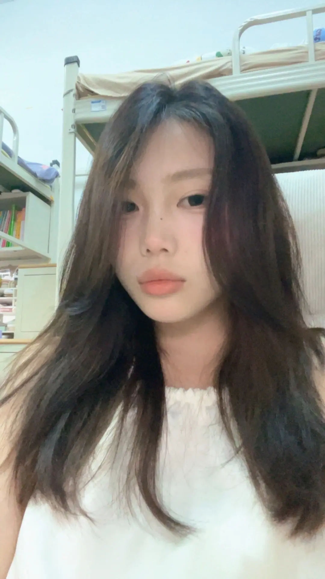 听完这首歌之后想躲在厕所里哭却发现每间都有屎