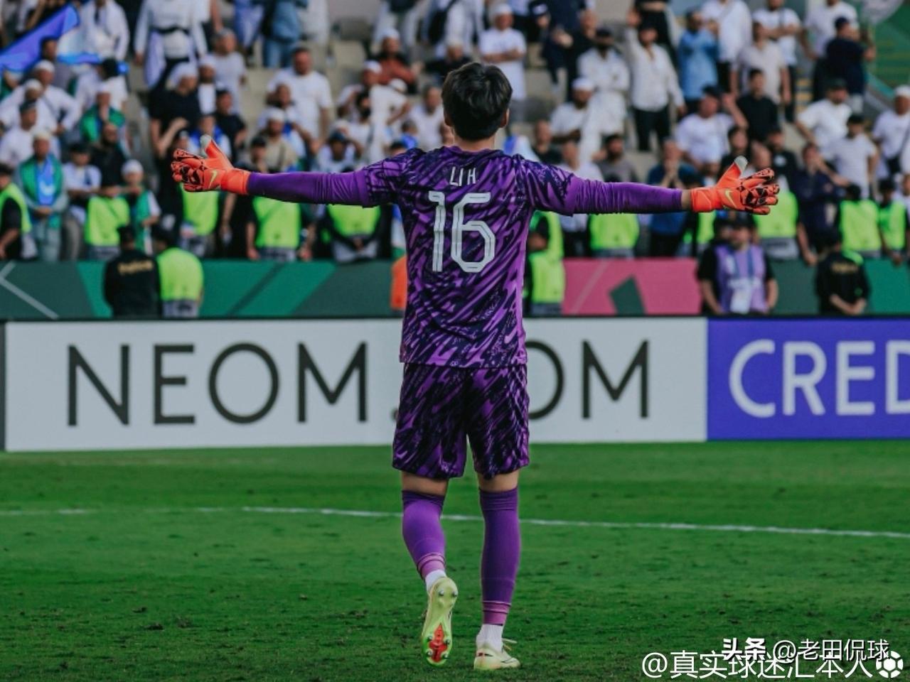 伟大的球队需要伟大的门将！李昊用双手带着国足u23扑进了四强，国足不用追求脚下技