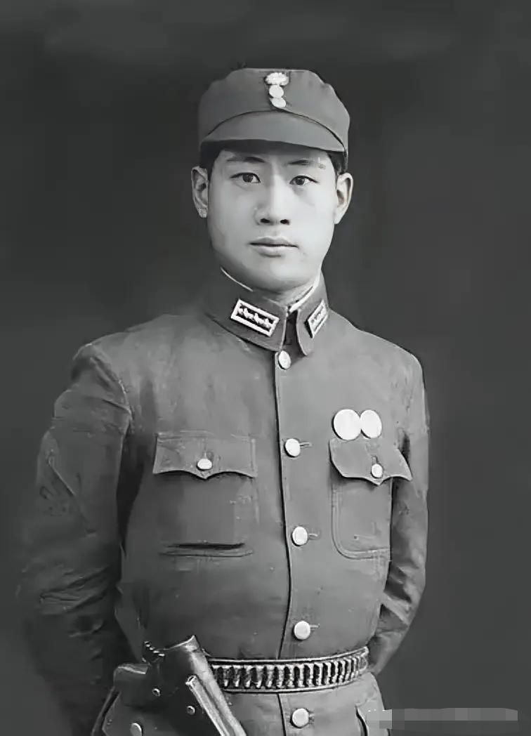 1950年，台湾共产党员林正亨被枪决，囚车正巧经过他家门前，他猛然站起大声喊：保