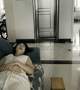 就睡了午觉，这丫头片子就给我整了这一出，气死人了。