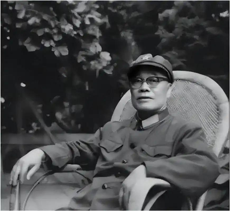 大队书记当选为中央委员，担任甘肃省委书记，1978年被开除党籍，上个世纪从来就不