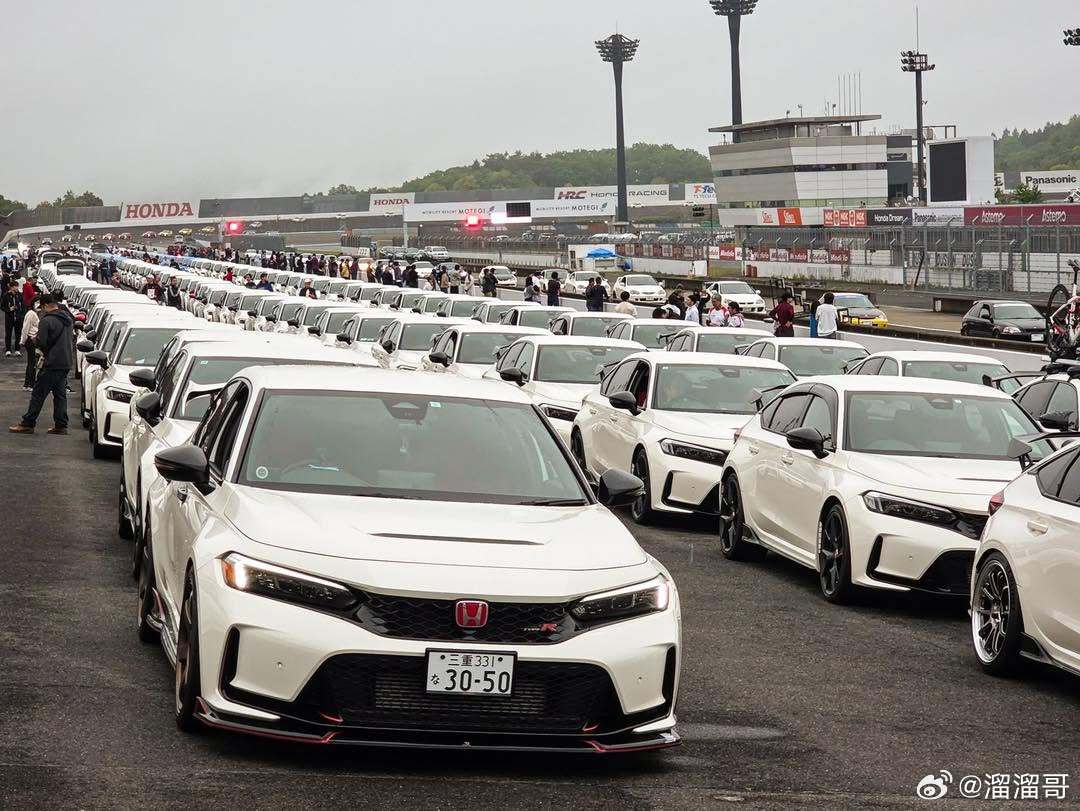 近日在日本举行的本田Type-R聚会，FL5超过了300台…不知道中国的FL5们