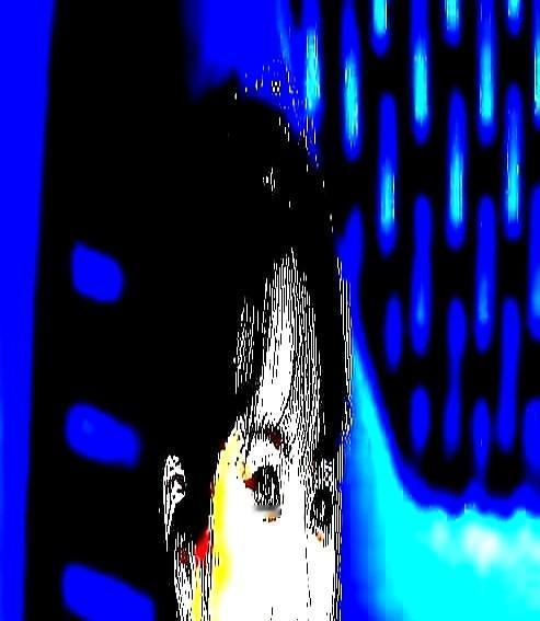 《老舅》杀青宴上，郭京飞偷偷结了6000块的账，一把按住正要掏钱的姚安娜。

他