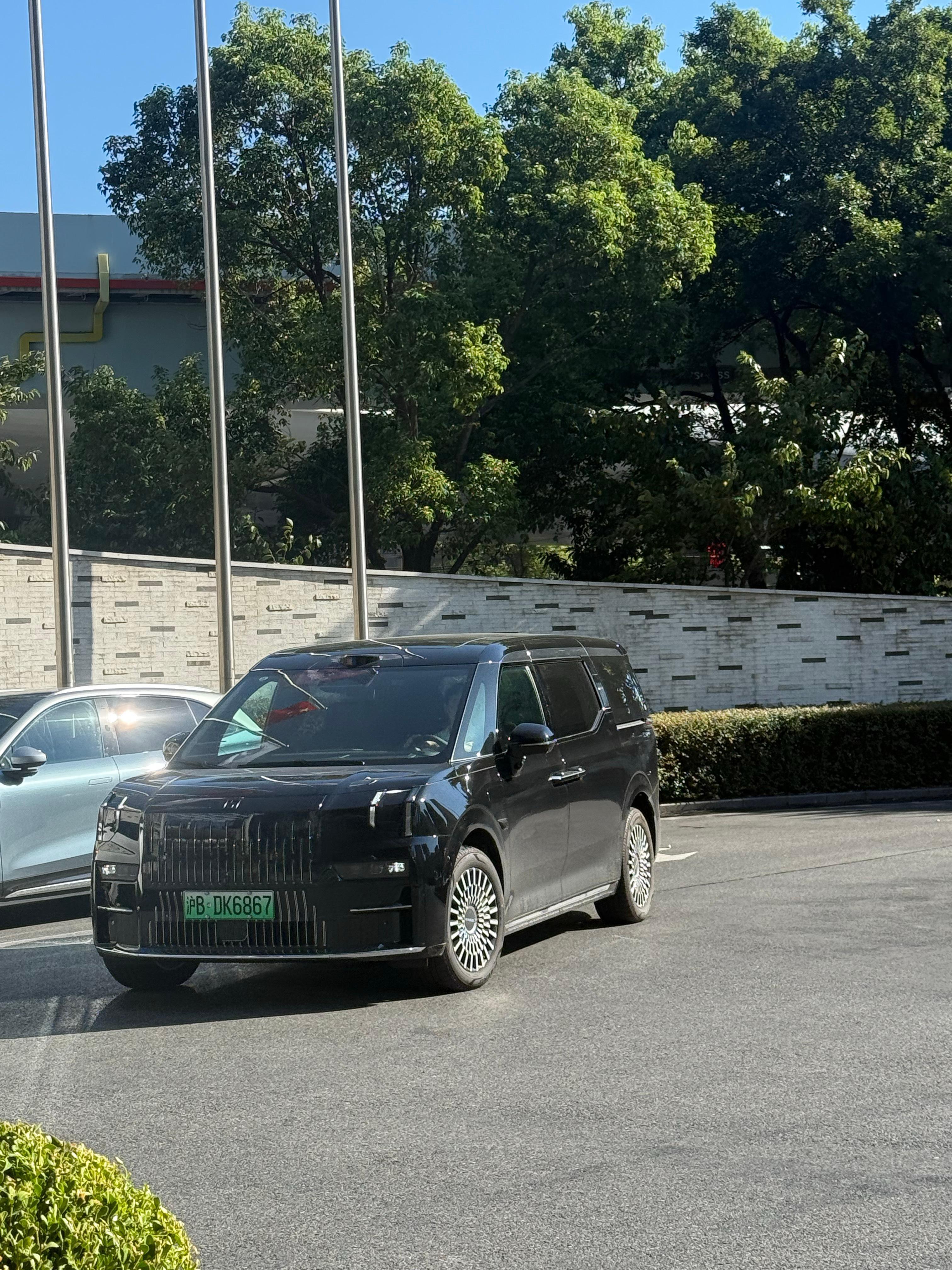 坐着极氪009应该猜到我去拍啥了吧[酷]  ​​​