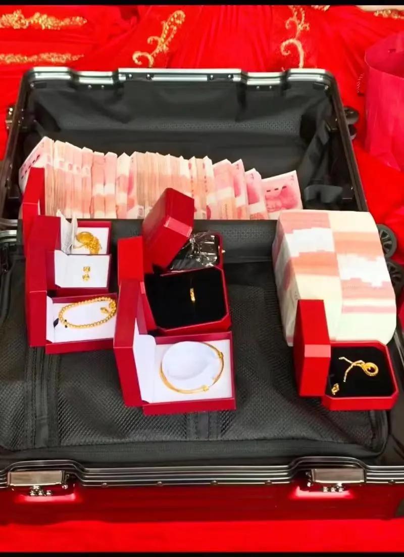 福建一婆婆在儿子结婚时给女方16万彩礼、6万糖饼钱及28万金器玉器，还将300万