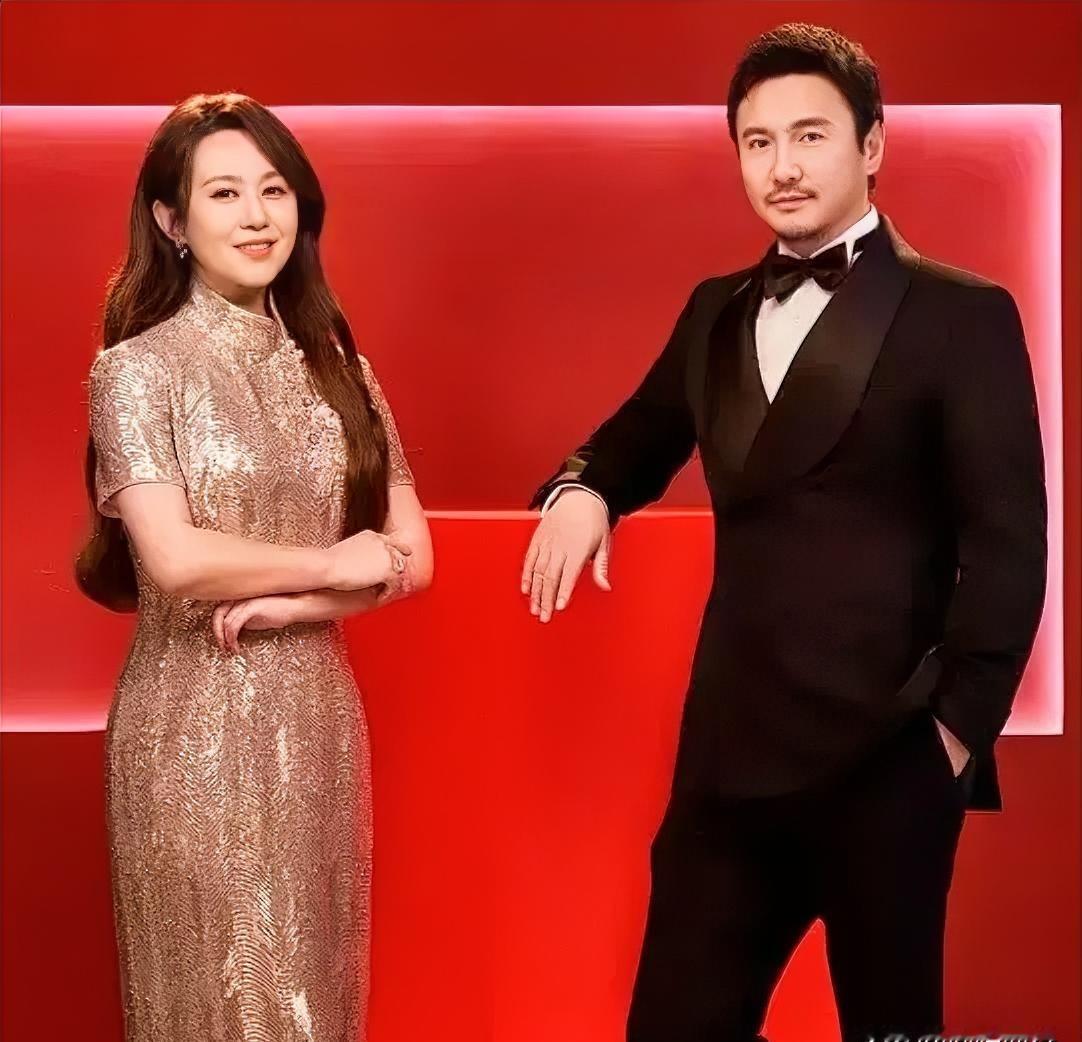 今年春晚，相声没了，小品也少得可怜，竟然被两部喜剧短剧和一部贺岁微电影顶替了。