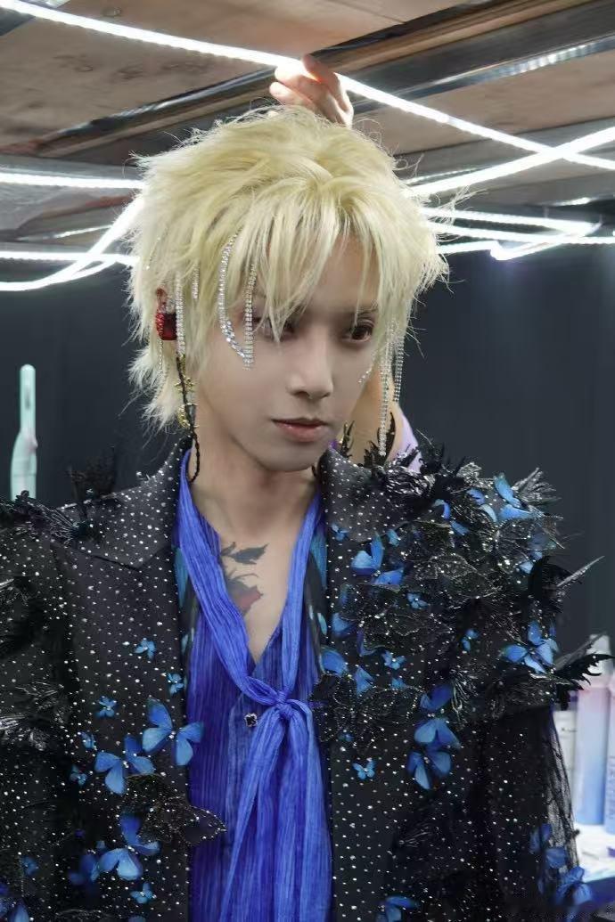 华晨宇给保洁阿姨也建造了乌托邦华晨宇演唱会乌托邦，接纳所有热爱，保洁阿姨也能自在
