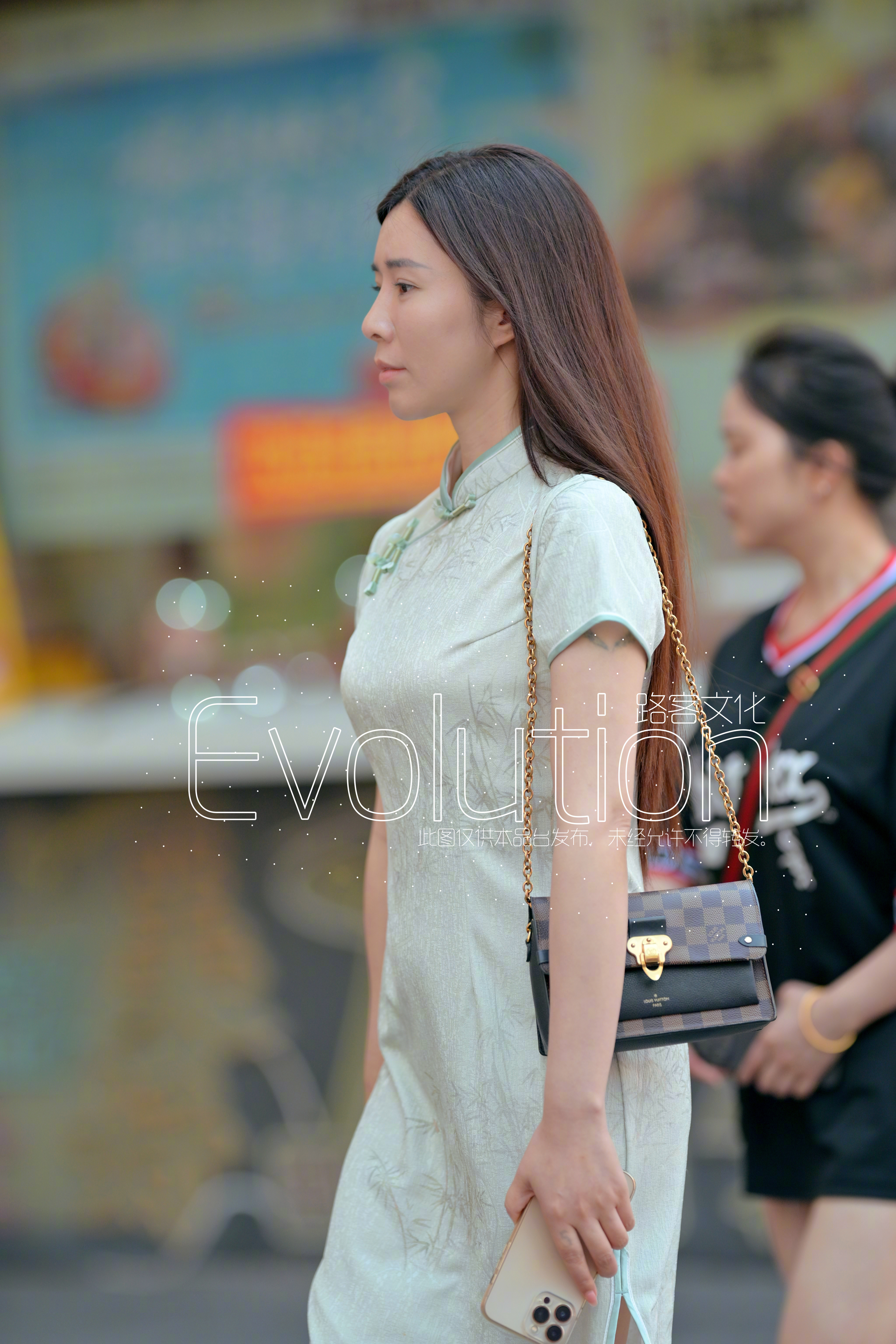 街头少见穿旗袍的小姐姐 ​​​