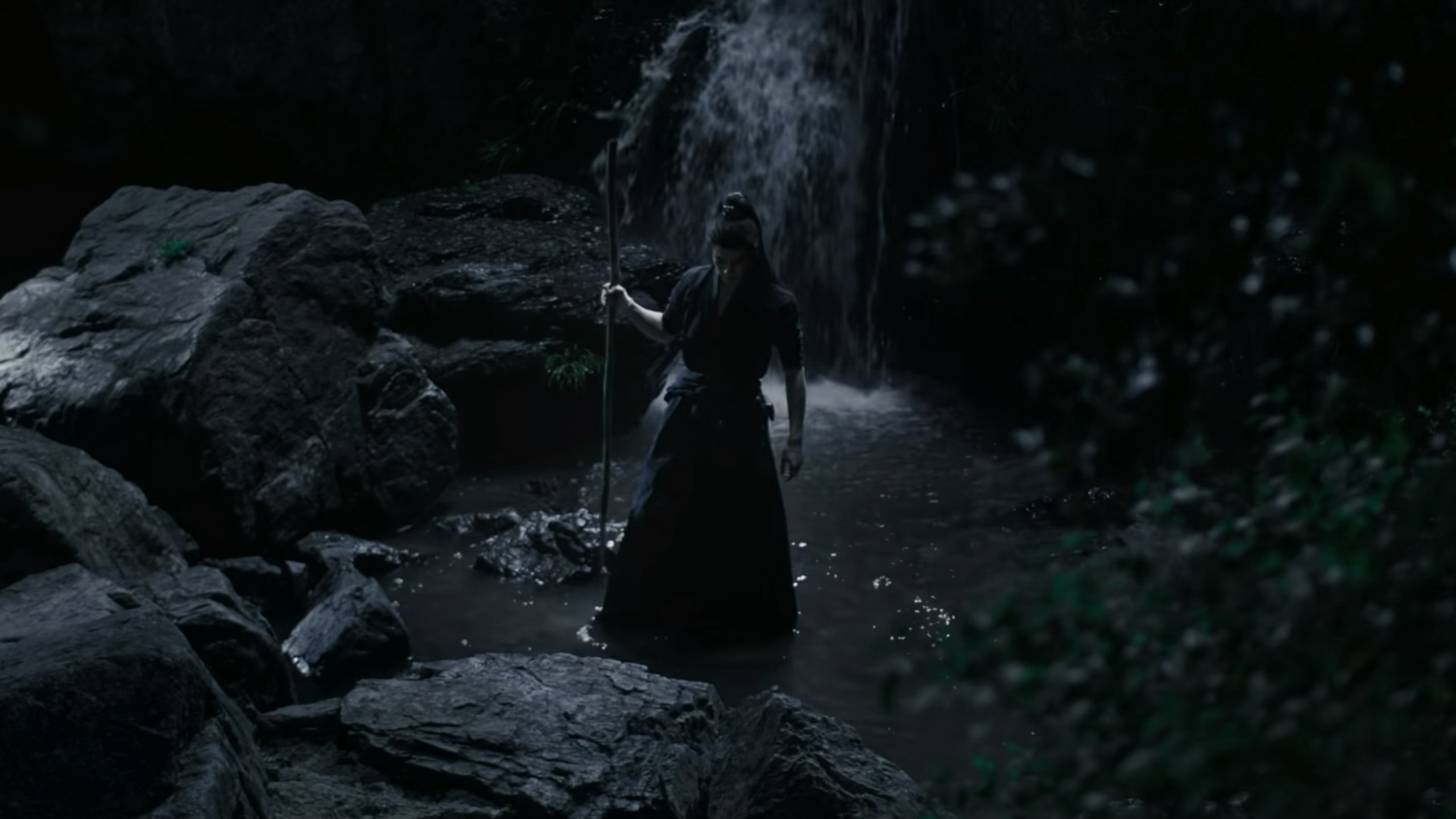 烙铁这个张凌赫真跟游戏建模一样。。。我到底在看剧还是打游戏。。。 