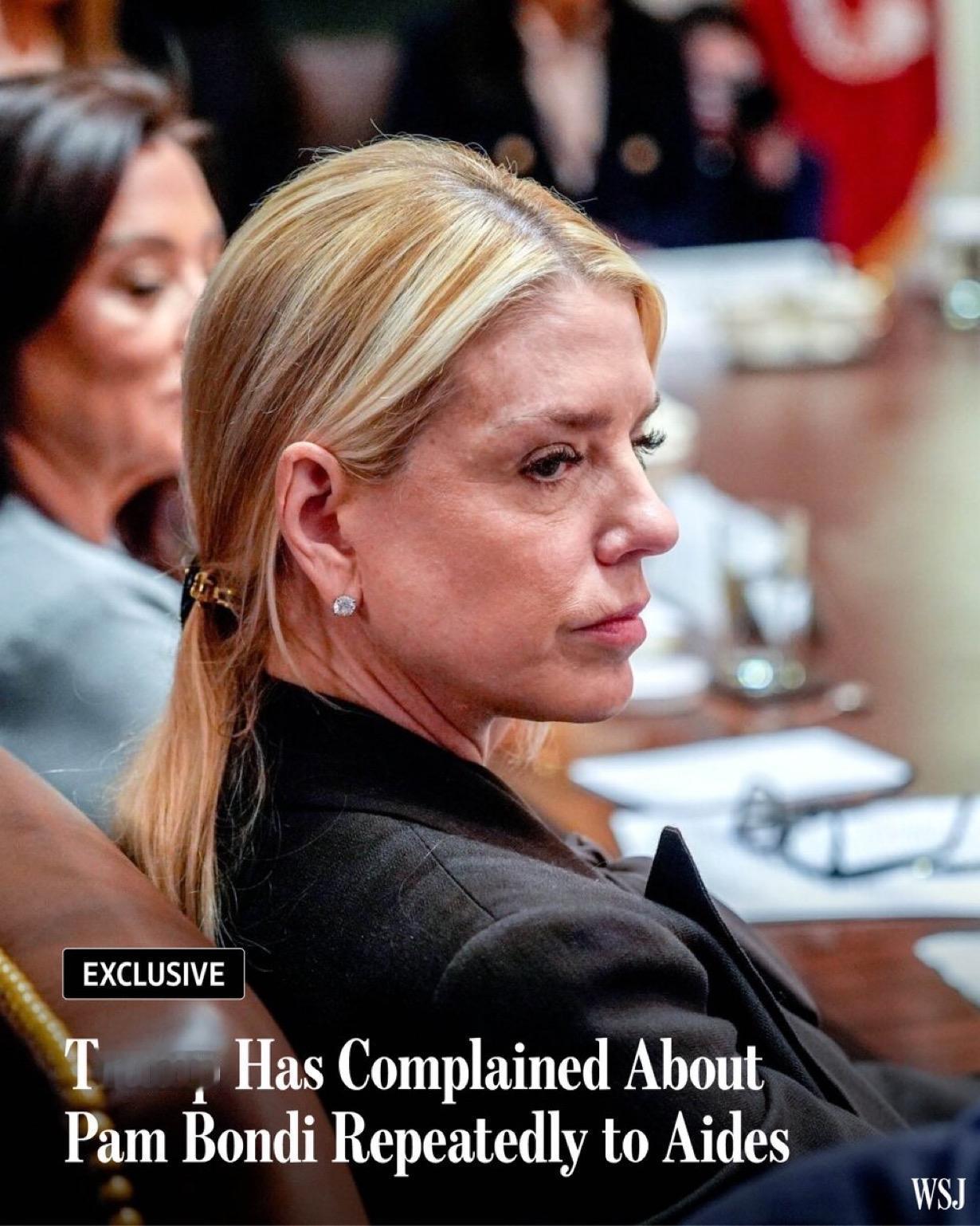 据《华盛顿邮报》报道，特朗普私下加大了对司法部长帕姆·邦迪的批评力度，称她软弱无